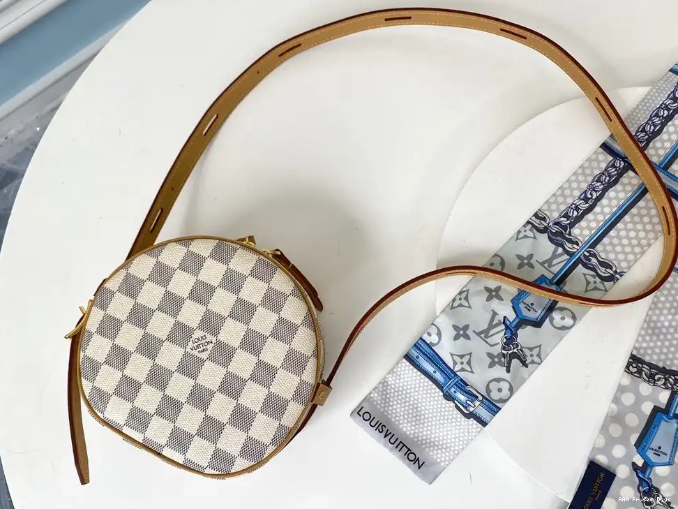 AAA Replica Ru PM BOITE SOUPLE VUITTON CHAPEAU LOUIS 0601